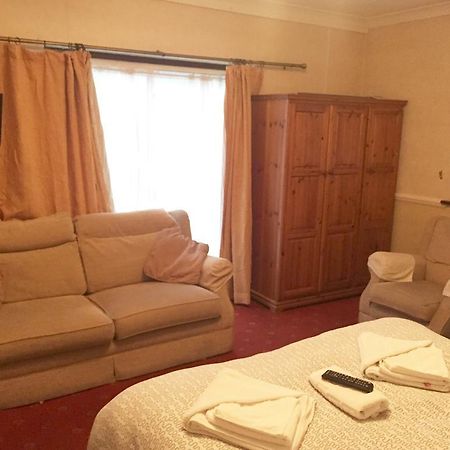 Welbeck Hotel - Close To Beach, Train Station & Southend Airport Esterno foto