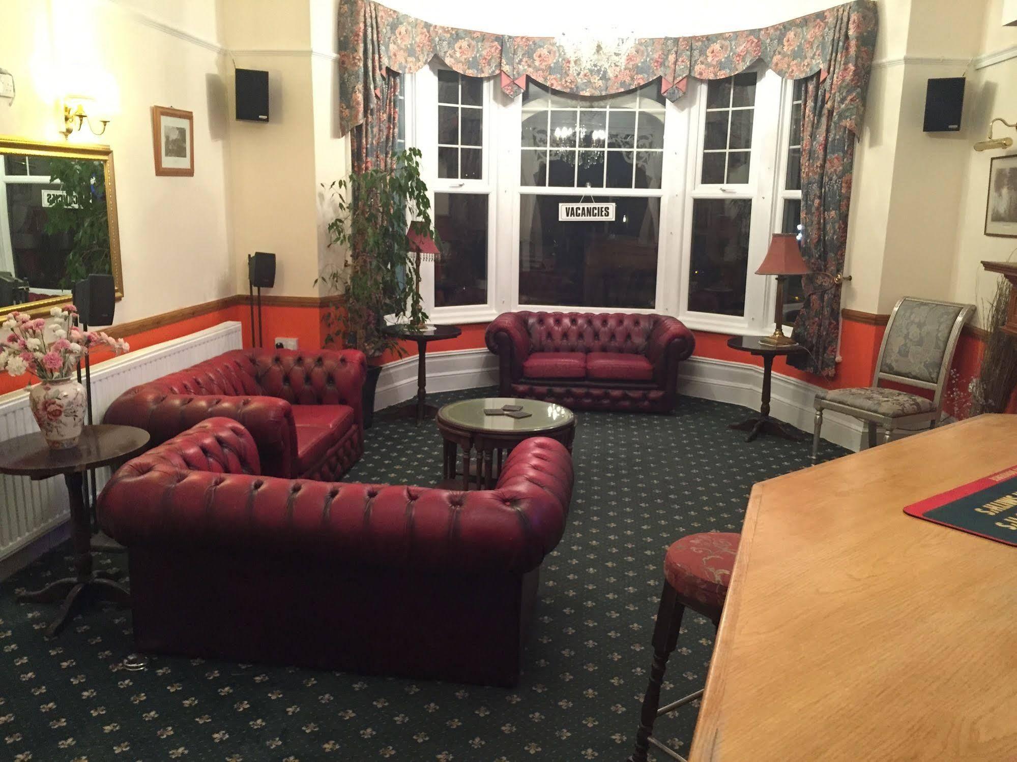 Welbeck Hotel - Close To Beach, Train Station & Southend Airport Esterno foto